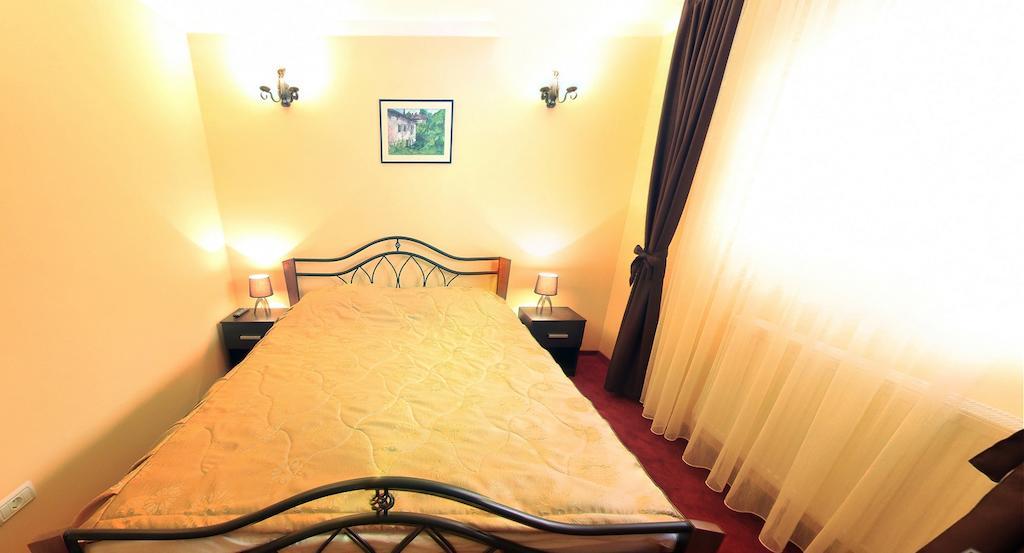 La Storia Guest House 피테슈티 외부 사진