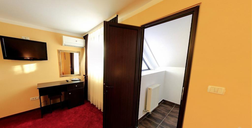 La Storia Guest House 피테슈티 외부 사진