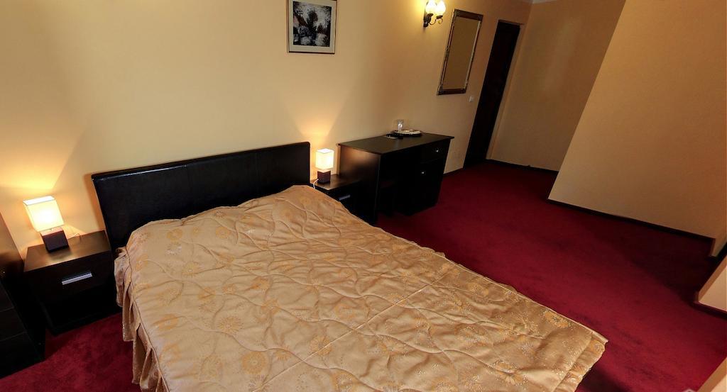 La Storia Guest House 피테슈티 외부 사진