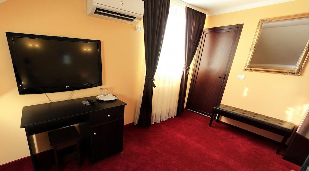 La Storia Guest House 피테슈티 외부 사진