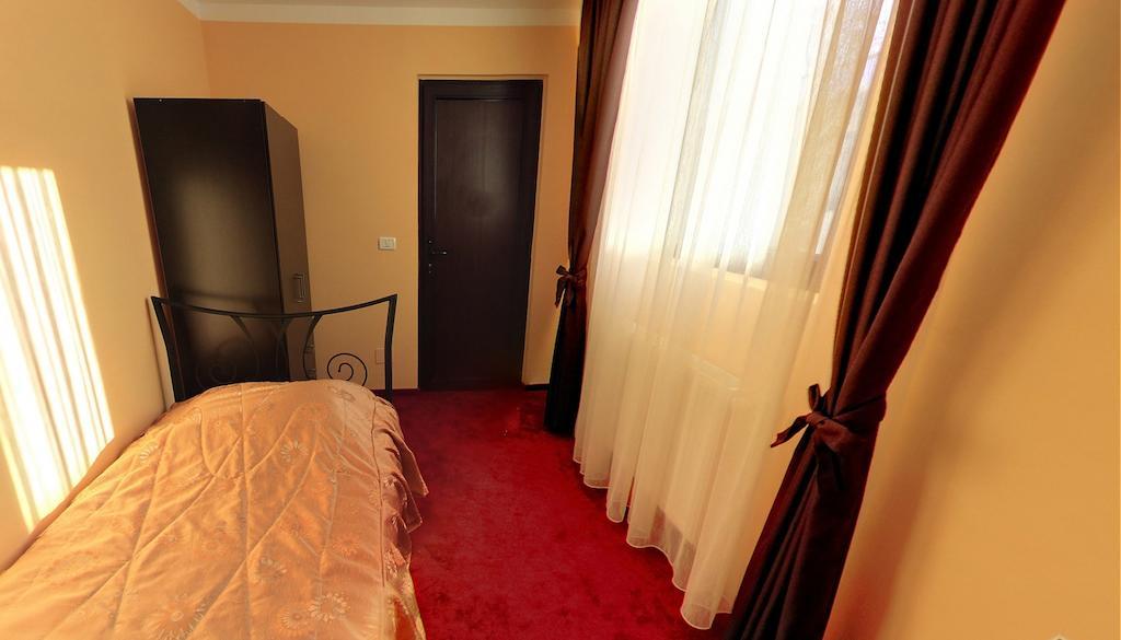 La Storia Guest House 피테슈티 객실 사진