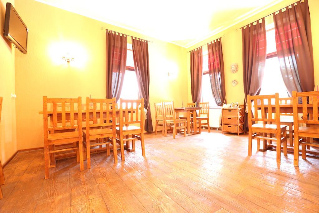 La Storia Guest House 피테슈티 외부 사진