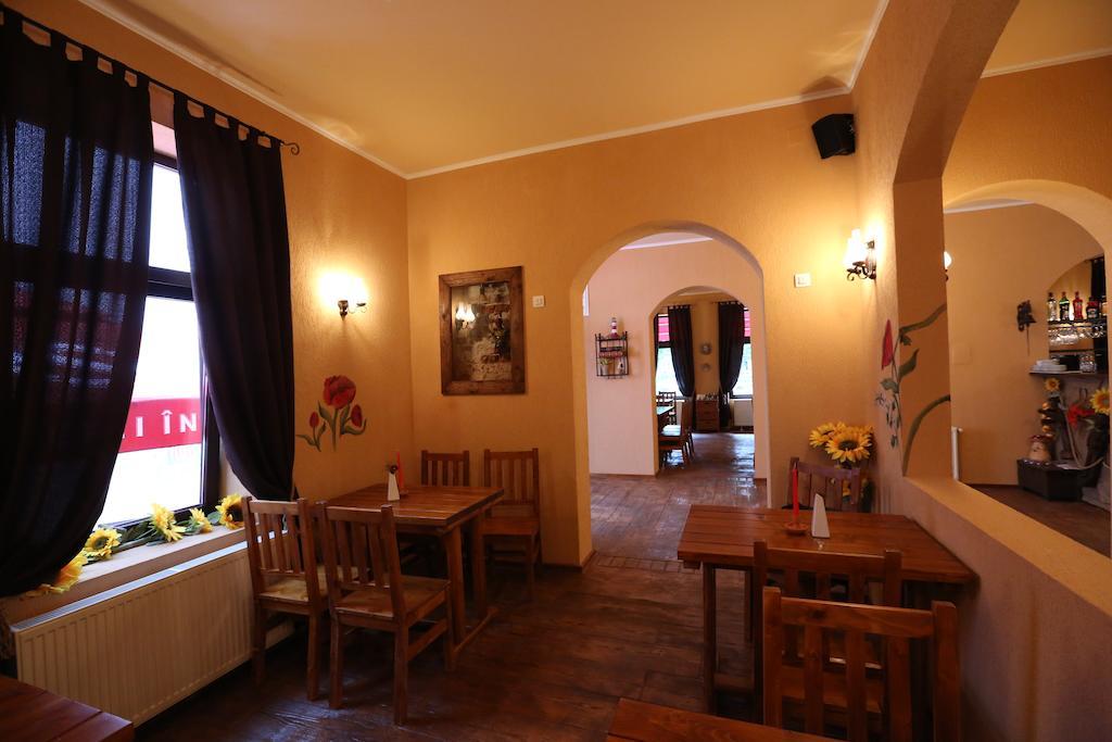 La Storia Guest House 피테슈티 외부 사진