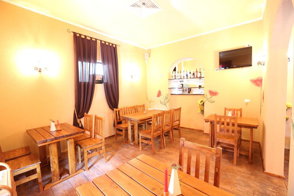 La Storia Guest House 피테슈티 외부 사진